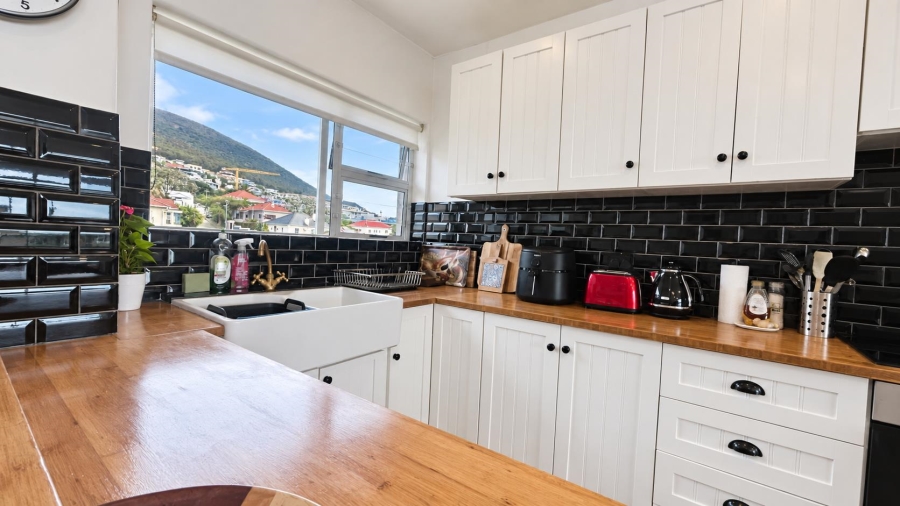 2 Bedroom Property for Sale in Green Point Western Cape